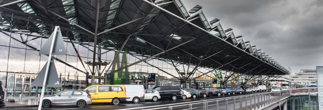 Entrega de coches de alquiler en el Aeropuerto de Colonia-Bonn